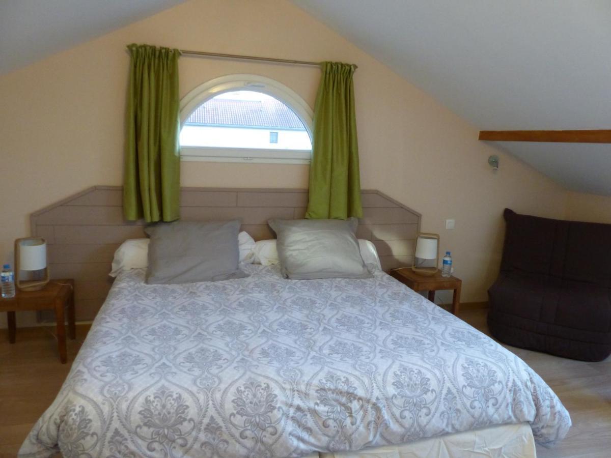 Montagnieu  Les Enselmes Bed & Breakfast エクステリア 写真
